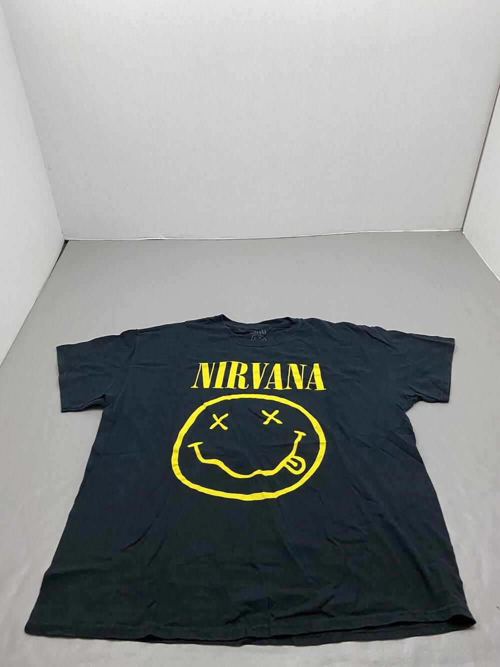 Nirvana Shirt Mens XL Black Smiley Face Graphic Band Logo Concert Tee Classic